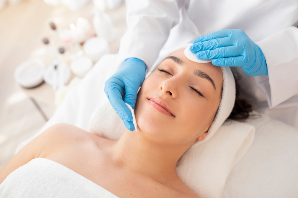 Patient receiving professional skin care after laser treatment to help maintain hydrated, healthy-looking skin. Patient receiving professional skin care after laser treatment to help maintain hydrated, healthy-looking skin.